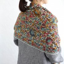 カシミール刺繍ストール（アリ刺繍）オフホワイト、ハンドミシン